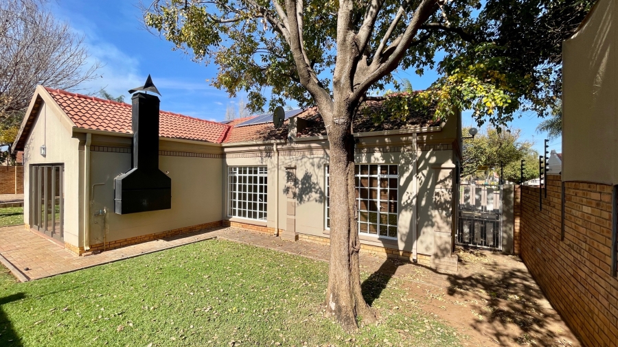 3 Bedroom Property for Sale in Wilkoppies North West